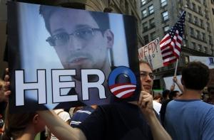 Сноудену выдали справку, позволяющую покинуть Шереметьево