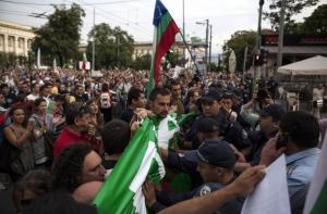 Болгарская полиция освободила министров из здания парламента