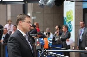 Домбровскис на BBC не смог объяснить происхождение неграждан (ВИДЕО)