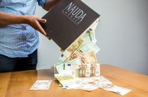 Латвия должна почти 6 млрд латов