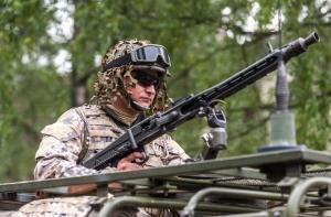 Эксперты: солдаты НВС легкомысленно обращаются с оружием