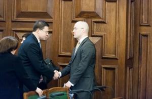 «Латвия за лат» собрало несколько сотен подписей за роспуск Сейма