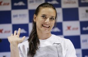 Исинбаева объявила об окончании профессиональной карьеры