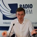 Эксперт: в соцопросах мнения латвийских неграждан не учитываются (АУДИО)