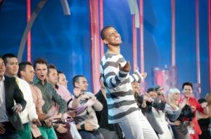 «Новая волна-2013»: лидер первого дня - кубинец Роберто Кел Торрес