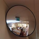 Мужчин закапал в глаз перекись водорода