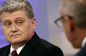 Отец Сноудена приедет в Сочи