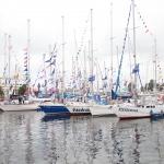 В Саркандаугаве огромные пробки; люди падают в обморок