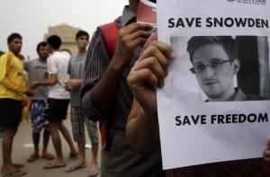 Сноуден попросил убежища у Венесуэлы