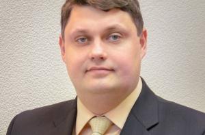 Депутат «Единства» помочился на игровой аппарат на виду у всех (ДОПОЛНЕНО)