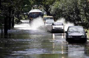Канализацию прорвало в Рио-де-Жанейро, есть пострадавшие и разрушения (ВИДЕО)