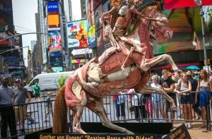 «Доктор Смерть» открыл в Нью-Йорке музей мертвых людей (ФОТО)