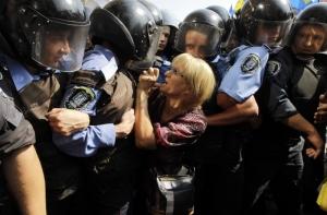 Спор о досрочных выборах в Киеве перерос в потасовку (ФОТО)