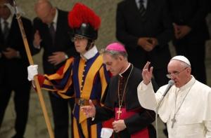 ООН потребовала от Ватикана досье на священников-педофилов