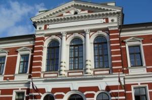 Опрос: латвийцы верят в обещания депутатов самоуправлений