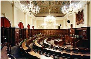 В июле депутаты заработали 114 180 латов