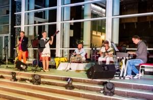 Латвийские музыканты пожаловались на вымогательство в аэропорту Душанбе