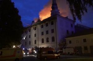 Страховщики выплатили компенсацию за пожар в Рижском замке