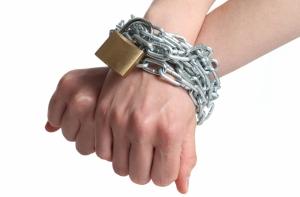 В России педофил-рецидивист украл ребенка из детсада и изнасиловал