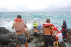 Судно со 100 мигрантами затонуло в океане