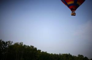 На территории Цесисской колонии приземлился воздушный шар