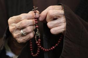 Разбившей икону в московском храме женщине грозит до пяти лет тюрьмы