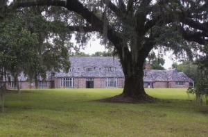 Пожилые британцы продают жилье за долги