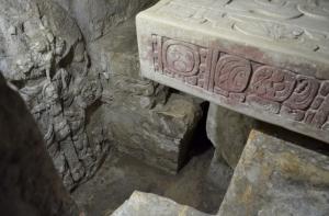 В Мексике нашли древнюю гробницу с воином без головы