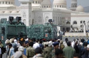 Западные страны закрывают свои посольства в Йемене