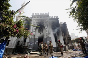 В Египте боестолкновения перекинулись на популярные курорты (ВИДЕО)