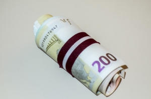 99% банкоматов будут выдавать евро уже в первые полчаса 2014 года