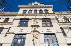 В сентябре будет закончен ремонт квартиры Затлерса