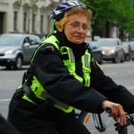 Пассажир, заступаясь за водителя, предложил «дорожникам» 100 латов