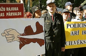 16 августа в истории Латвии: первый протест полицейских