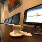 Ученые доказали, что есть и пить перед компьютером смертельно опасно