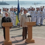 Украина выходит замуж за Россию в фильме коммунистов