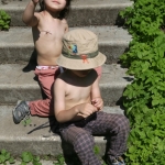 В Челябинске воспитанницу детдома запихнули в мешок с мусором и бросили на свалку