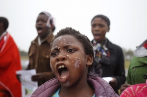 В ЮАР открыли школу для беременных девочек