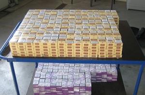 Таможня пресекла ввоз в Латвию 121 000 контрабандных сигарет