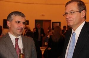 Банкир рассказал, почему нельзя менять условия выдачи вида на жительство