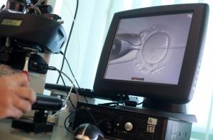 Банк спермы разместил в Facebook рекламу с фотографией убитых детей