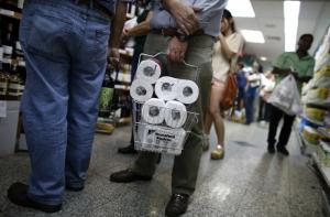 В Венесуэле дефицит туалетной бумаги