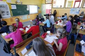 Депутат: классы в латвийских школах перегружены детьми