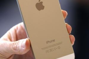 Популярность золотых iPhone 5s зашкаливает