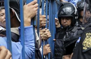 Протест учителей в Мехико закончился столкновениями с полицией