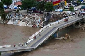 Число жертв шторма в Мексике превысило 100 человек