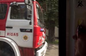 Пожар на нефтебазе в Елгаве: есть пострадавший (АУДИО)