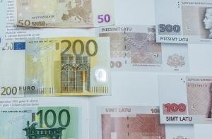 Жители Латвии смогут приобрести начальные комплекты евро