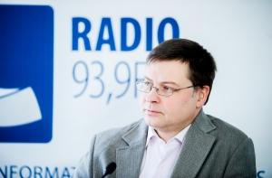 Домбровскис: Латвии следует использовать образ «успешной страны»