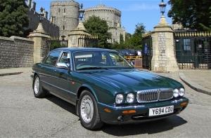 Лимузин британской королевы ушел с молотка